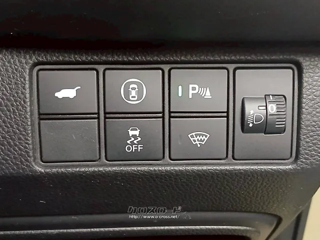 自社整備工場・板金工場を備え、車検から事故の修理まで対応致します。 ホンダ ヴェゼル