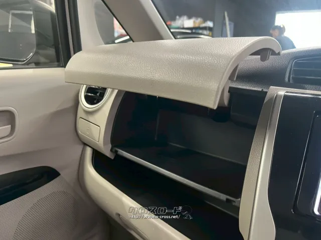 自社整備工場・板金工場を備え、車検から事故の修理まで対応致します。 三菱 eKワゴン