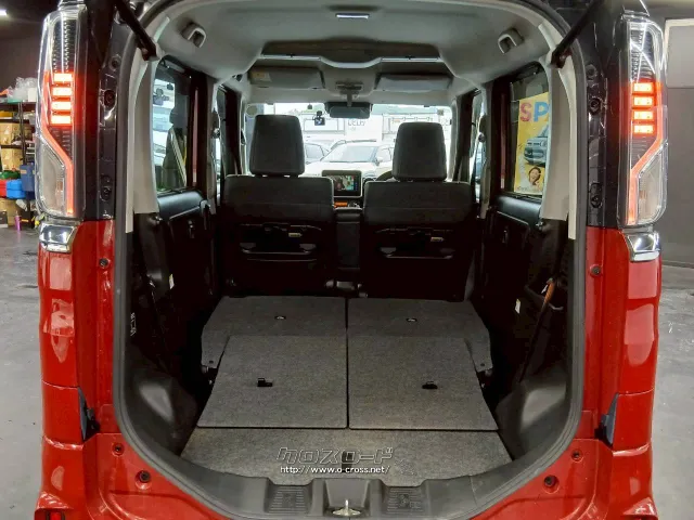 後部座席を倒すと更に広いスペースがうまれます。 スズキ スペーシア