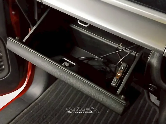 自社整備工場・板金工場を備え、車検から事故の修理まで対応致します。 スズキ スペーシア