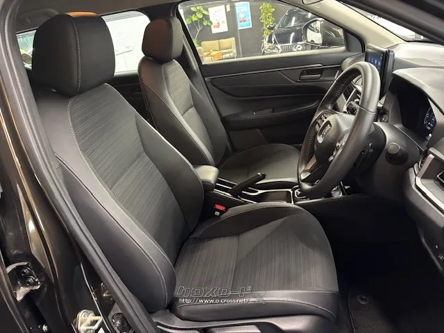 シンプルで水平基調のデザインとし、スイッチ類を中央に配置することで運転しやすい空 ホンダ WR-V