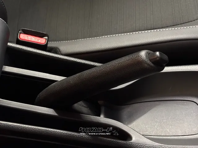 自社整備工場・板金工場を備え、車検から事故の修理まで対応致します。 ホンダ WR-V