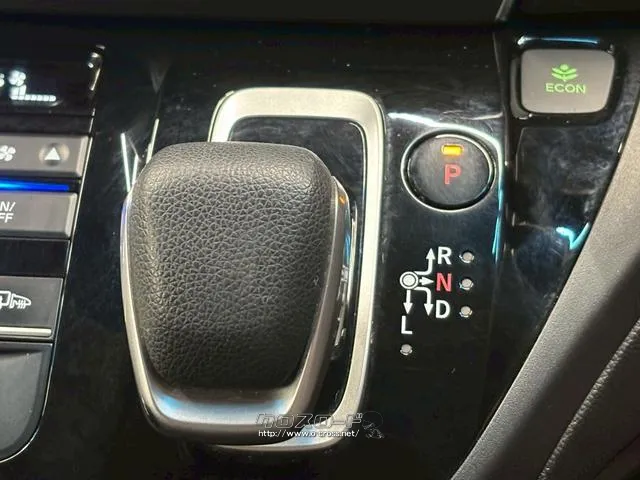 自社整備工場・板金工場を備え、車検から事故の修理まで対応致します。 ホンダ フリード+