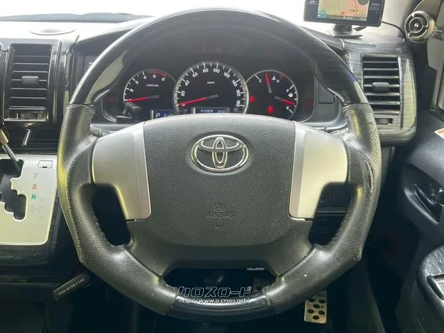 ハンドルが綺麗だと運転に集中することができ、安全運転が向上します。 トヨタ ハイエースバン