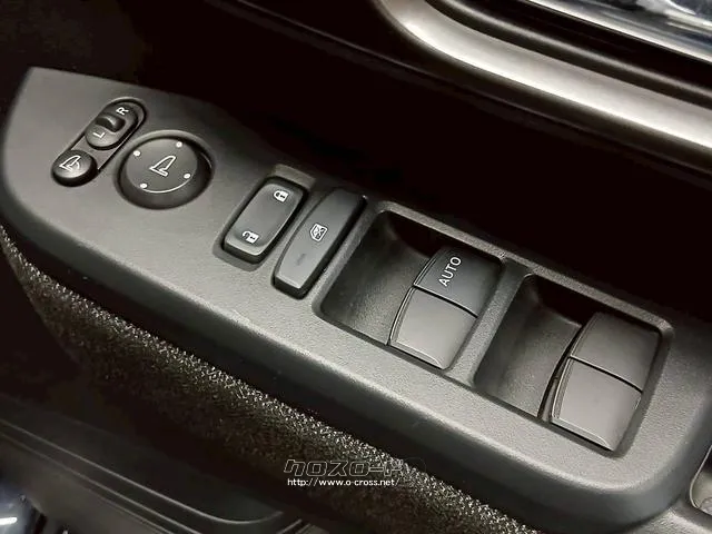 自社整備工場・板金工場を備え、車検から事故の修理まで対応致します。 ホンダ N-BOX