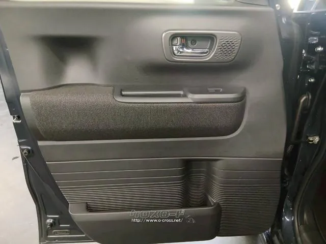 自社整備工場・板金工場を備え、車検から事故の修理まで対応致します。 ホンダ N-BOX