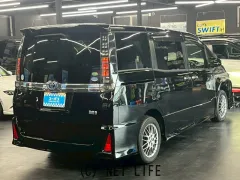トヨタ ヴォクシー