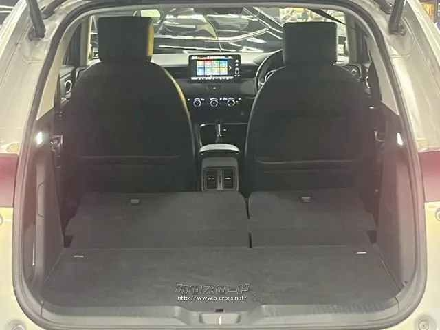 後部座席を倒すと更に広いスペースがうまれます。 ホンダ ヴェゼル