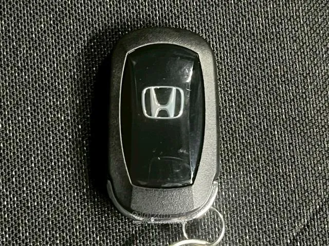 自社整備工場・板金工場を備え、車検から事故の修理まで対応致します。 ホンダ ヴェゼル