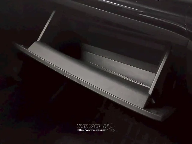 自社整備工場・板金工場を備え、車検から事故の修理まで対応致します。 トヨタ アクア