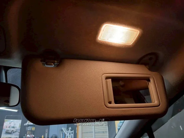自社整備工場・板金工場を備え、車検から事故の修理まで対応致します。 トヨタ アクア