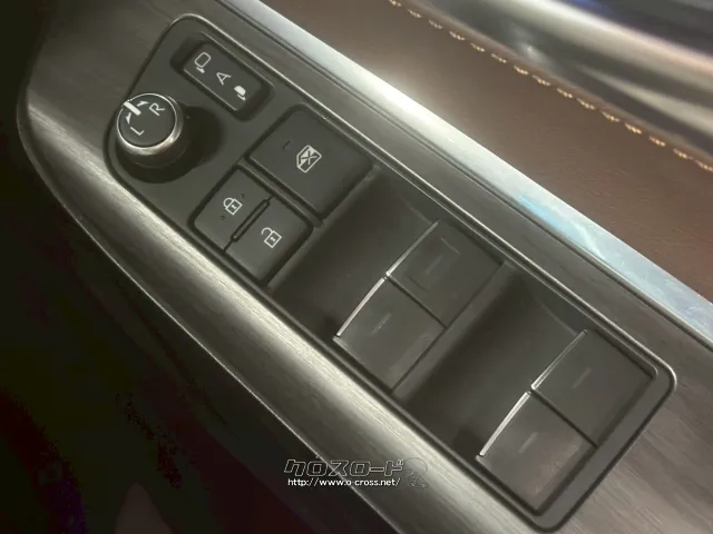 自社整備工場・板金工場を備え、車検から事故の修理まで対応致します。 トヨタ ハリアー