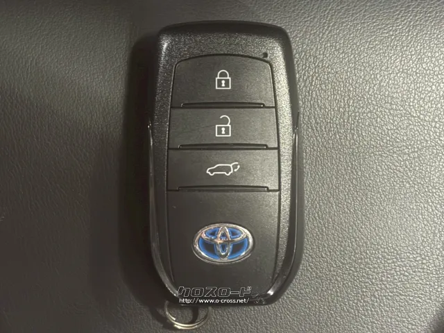 自社整備工場・板金工場を備え、車検から事故の修理まで対応致します。 トヨタ ハリアー