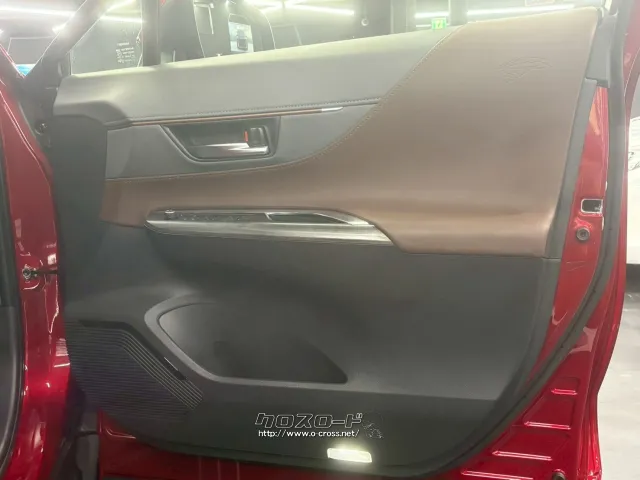 自社整備工場・板金工場を備え、車検から事故の修理まで対応致します。 トヨタ ハリアー