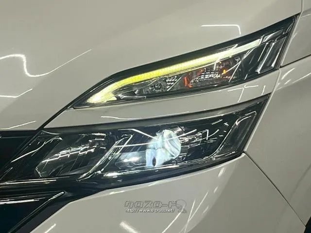 【LEDヘッドライト】消費電力が少なくライトの寿命が長い為、メンテナンスも楽々♪ 日産 セレナ