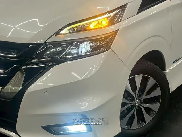 ユーポス豊見城店はコンパクトカーからスポーツカーまで豊富な車種取り揃えております 日産 セレナ
