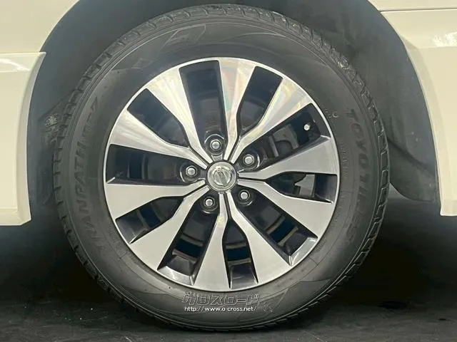 ユーポス豊見城店はコンパクトカーからスポーツカーまで豊富な車種取り揃えております 日産 セレナ