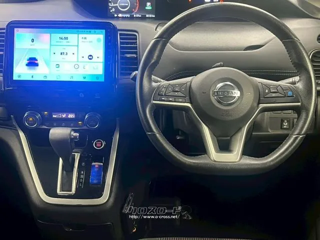ユーポス豊見城店はコンパクトカーからスポーツカーまで豊富な車種取り揃えております 日産 セレナ