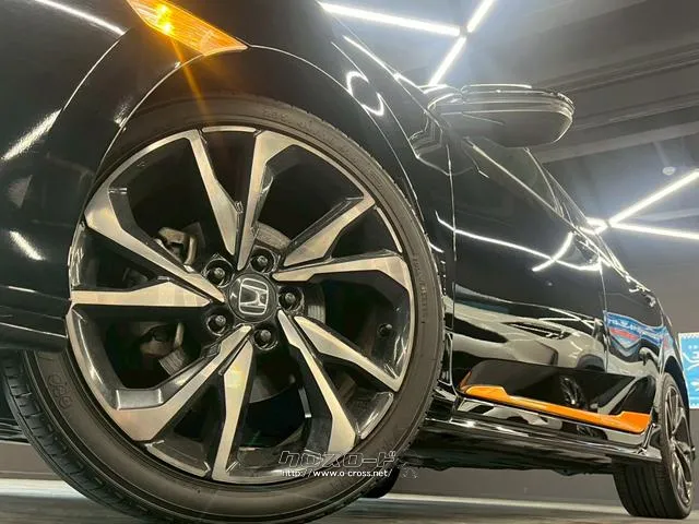 自社整備工場・板金工場を備え、車検から事故の修理まで対応致します。 ホンダ シビック