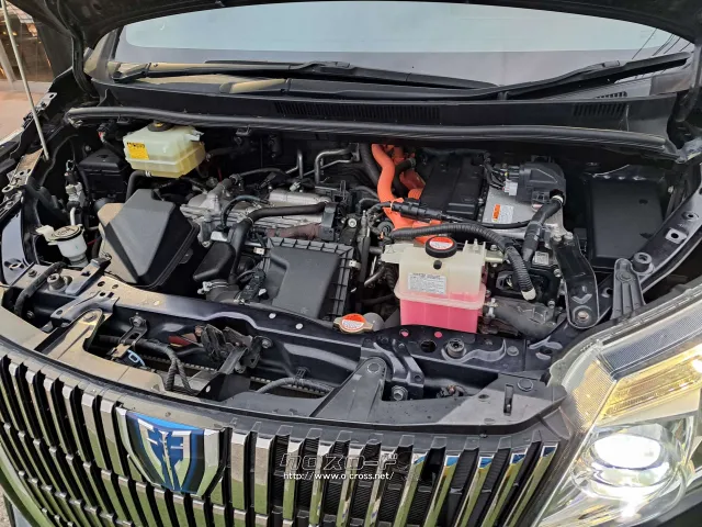 エンジン型式2ZR-FXE最高出力99ps(73kW)/5200rpm トヨタ エスクァイア