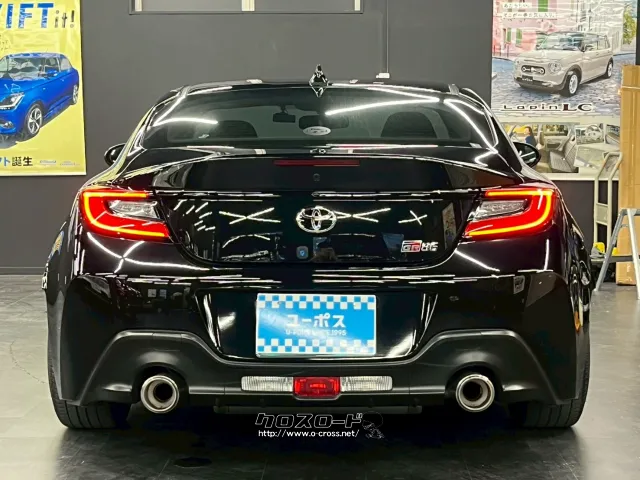自社整備工場・板金工場を備え、車検から事故の修理まで対応致します。 トヨタ GR86