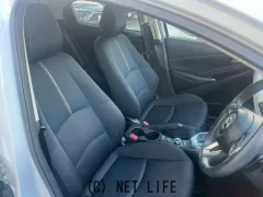 マツダ MAZDA2