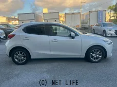 マツダ MAZDA2