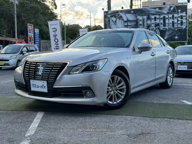 色はシルバーメタリック大人な落ち着きを感じますね♪ トヨタ クラウンロイヤル