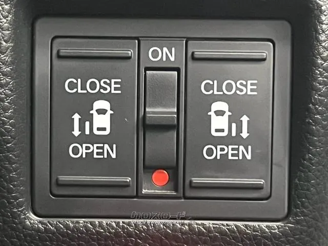 【両側パワースライドドア】左右どちらもパワースライドドアになっております。 ホンダ N-BOX