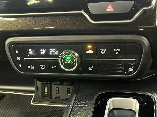 ユーポス豊見城店は軽自動車からコンパクトカー、ミニバン、スポーツカーまで様々な車 ホンダ N-BOX