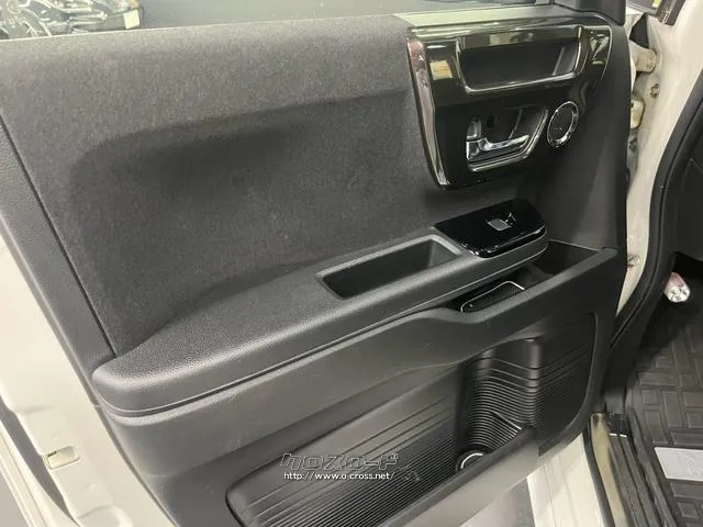 ユーポス豊見城店は軽自動車からコンパクトカー、ミニバン、スポーツカーまで様々な車 ホンダ N-BOX