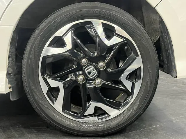 ユーポス豊見城店は軽自動車からコンパクトカー、ミニバン、スポーツカーまで様々な車 ホンダ N-BOX