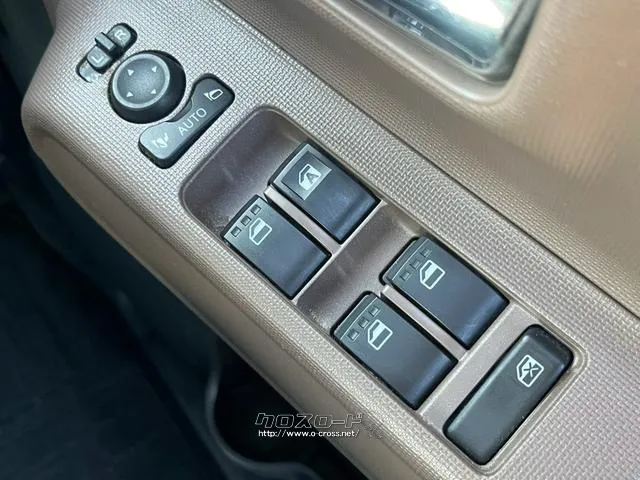 自社整備工場・板金工場を備え、車検から事故の修理まで対応致します。 ダイハツ ムーヴキャンバス