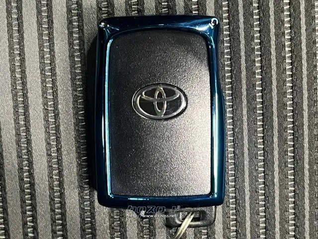 自社整備工場・板金工場を備え、車検から事故の修理まで対応致します。 トヨタ ヴォクシー