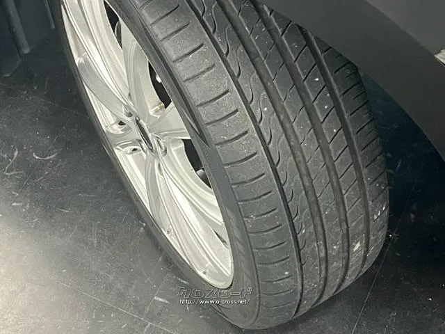自社整備工場・板金工場を備え、車検から事故の修理まで対応致します。 トヨタ ヴォクシー