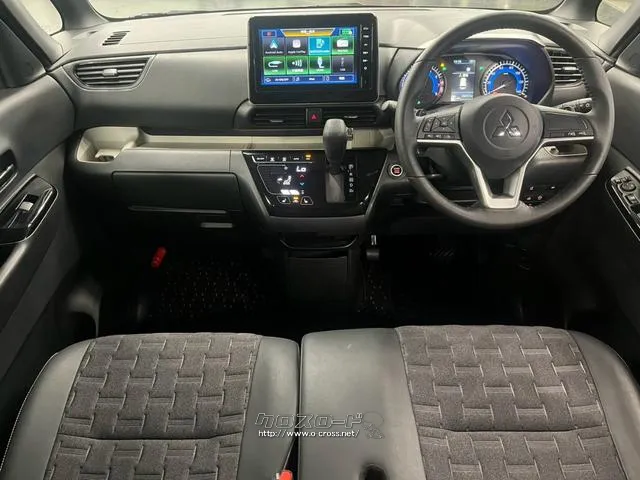 自社整備工場・板金工場を備え、車検から事故の修理まで対応致します。 三菱 デリカミニ