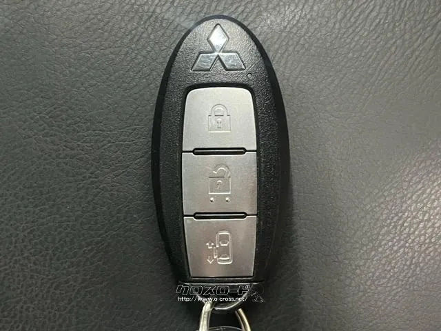 自社整備工場・板金工場を備え、車検から事故の修理まで対応致します。 三菱 デリカミニ