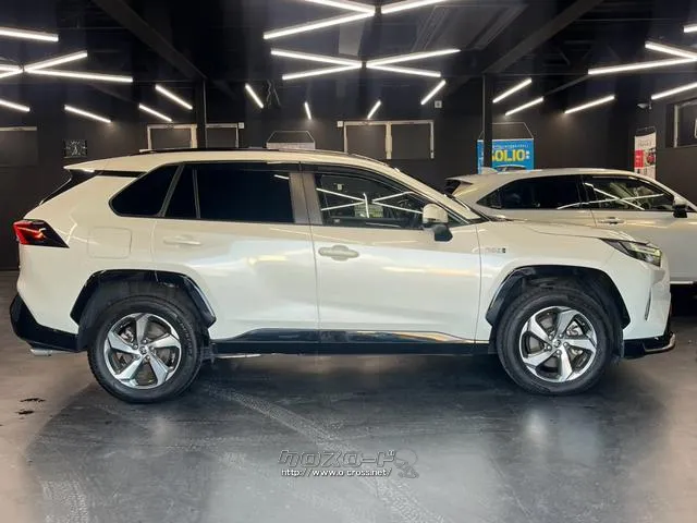 SUVを力強く牽引する「RAV4」ブランドの最上級モデル【RAV4 PHV】 トヨタ RAV4 PHV