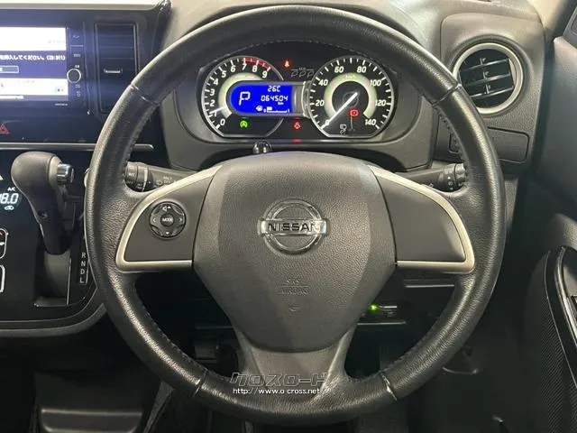【ステアリングスイッチ】がついている為、走行中のオーディオ操作可能です♪ 日産 デイズルークス