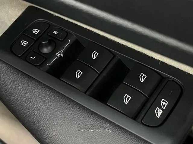 自社整備工場・板金工場を備え、車検から事故の修理まで対応致します。 ボルボ XC40