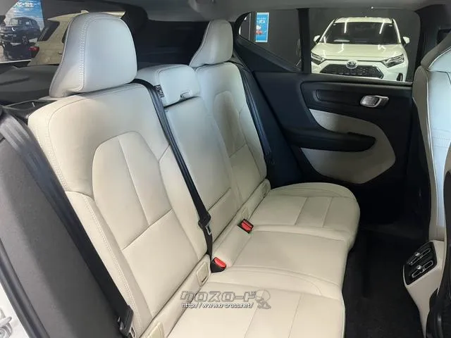 自社整備工場・板金工場を備え、車検から事故の修理まで対応致します。 ボルボ XC40