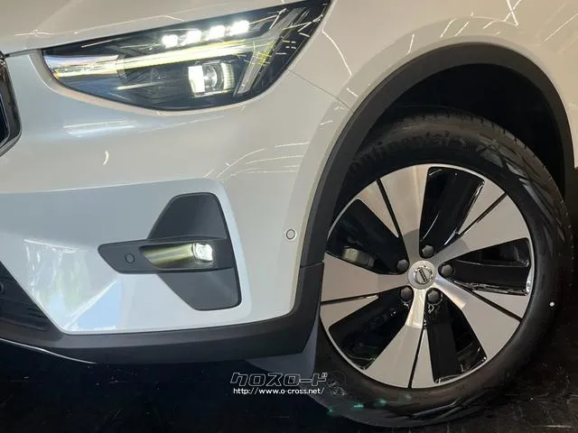 保証にご加入で選べるメンテナンスパックもご用意。 ボルボ XC40