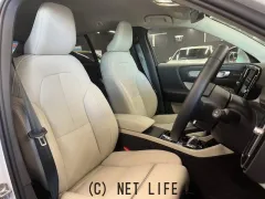 ボルボ XC40