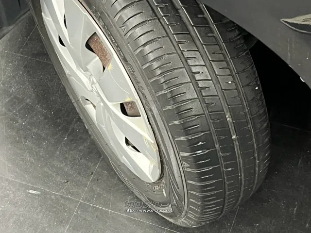 自社整備工場・板金工場を備え、車検から事故の修理まで対応致します。 トヨタ ヴィッツ