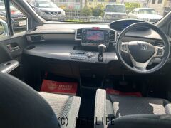 ホンダ フリードスパイクハイブリッド