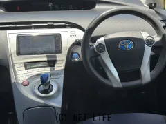 トヨタ プリウス