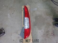 外装・エアロ 右テールランプ