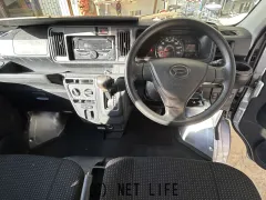 ダイハツ ハイゼットカーゴ