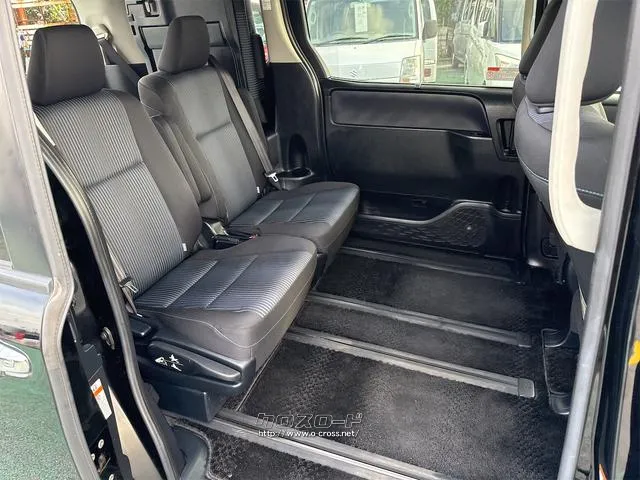 トヨタ ヴォクシー