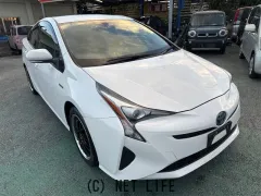 トヨタ プリウス